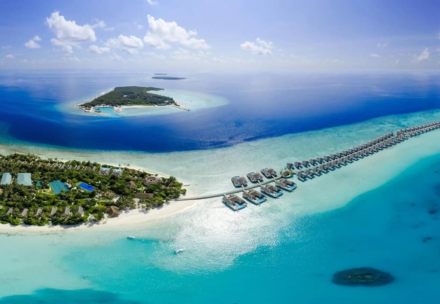 https://lykke-public-assets.s3.amazonaws.com/media/images/destination/12/maldives-card-11.webp