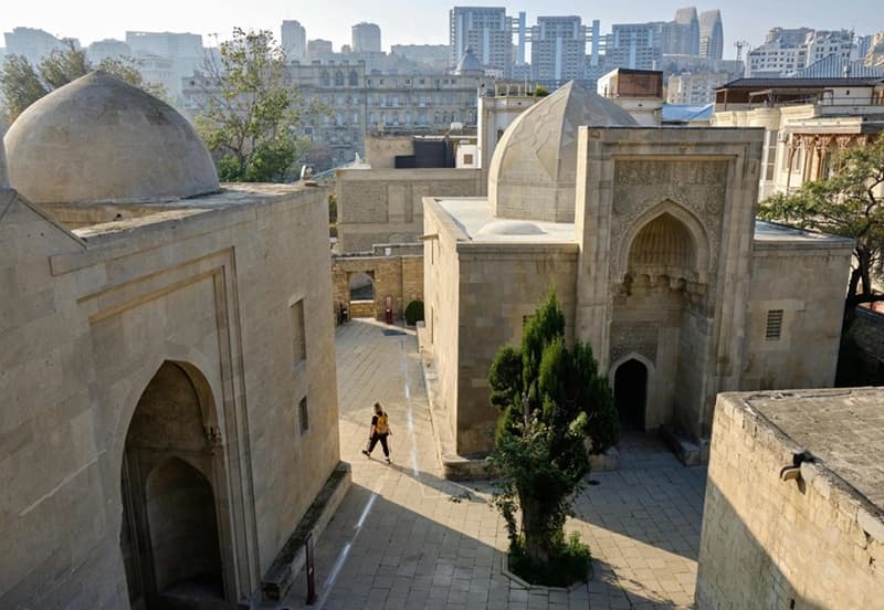 https://lykke-public-assets.s3.amazonaws.com/media/images/destination/43/azerbaijan-card-11.webp